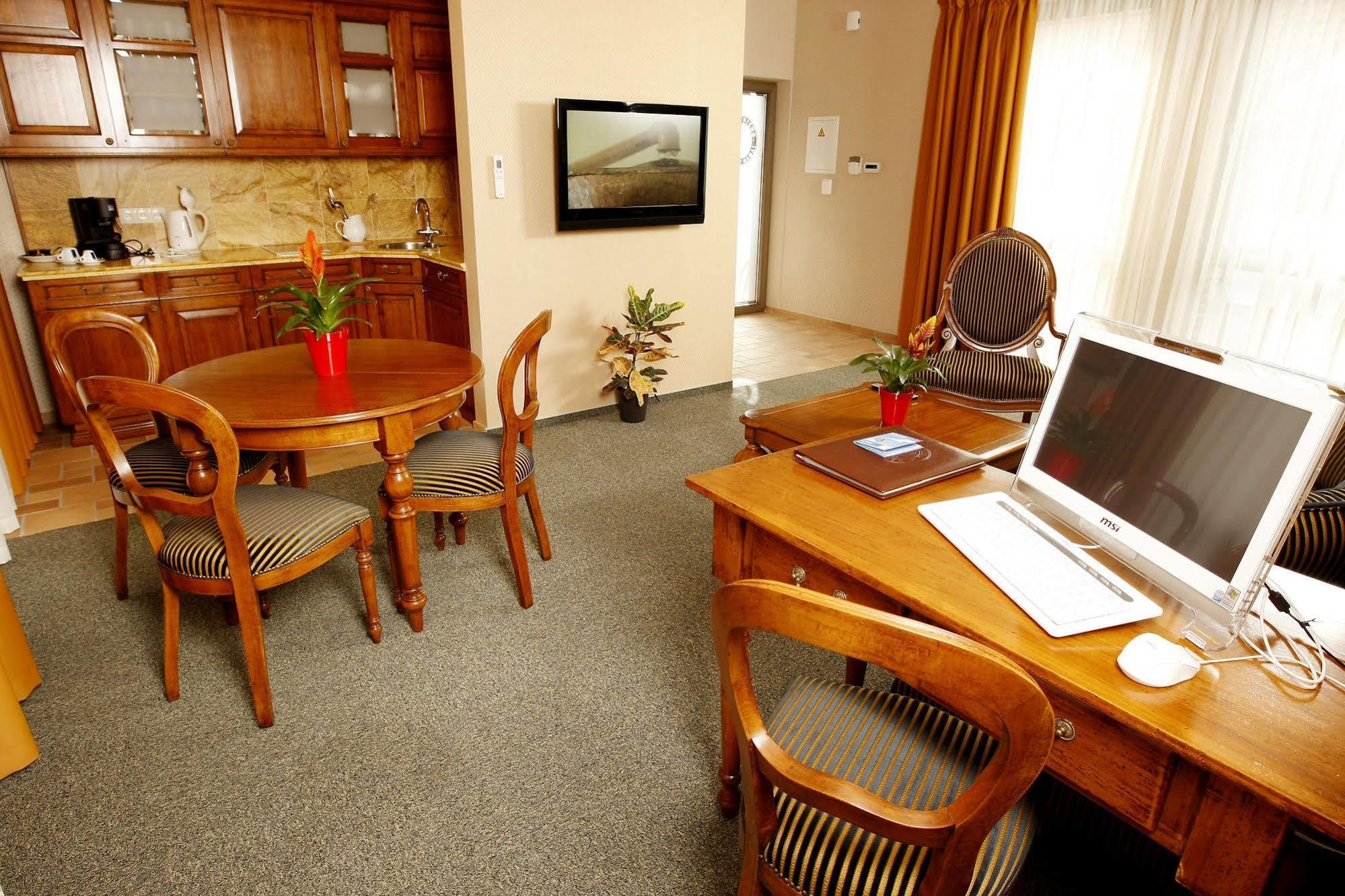 Hôtel Friedricho Pasazas à Klaipėda Extérieur photo